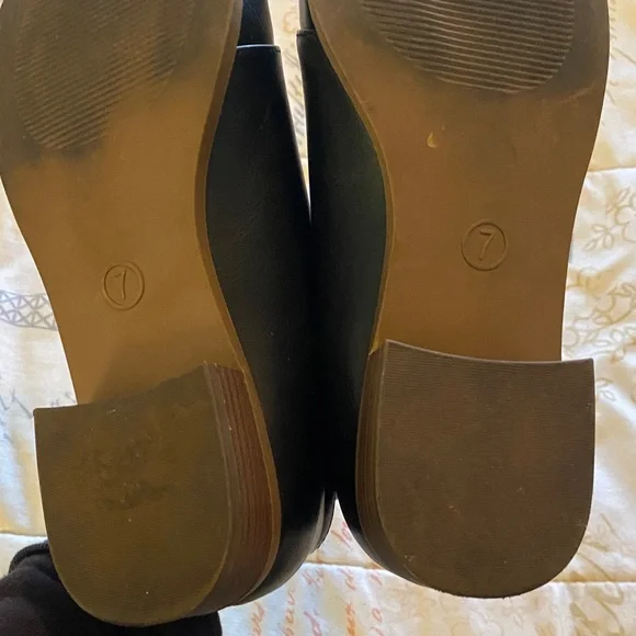 Elegant Black Women's Shoes - Picture 3 of 3